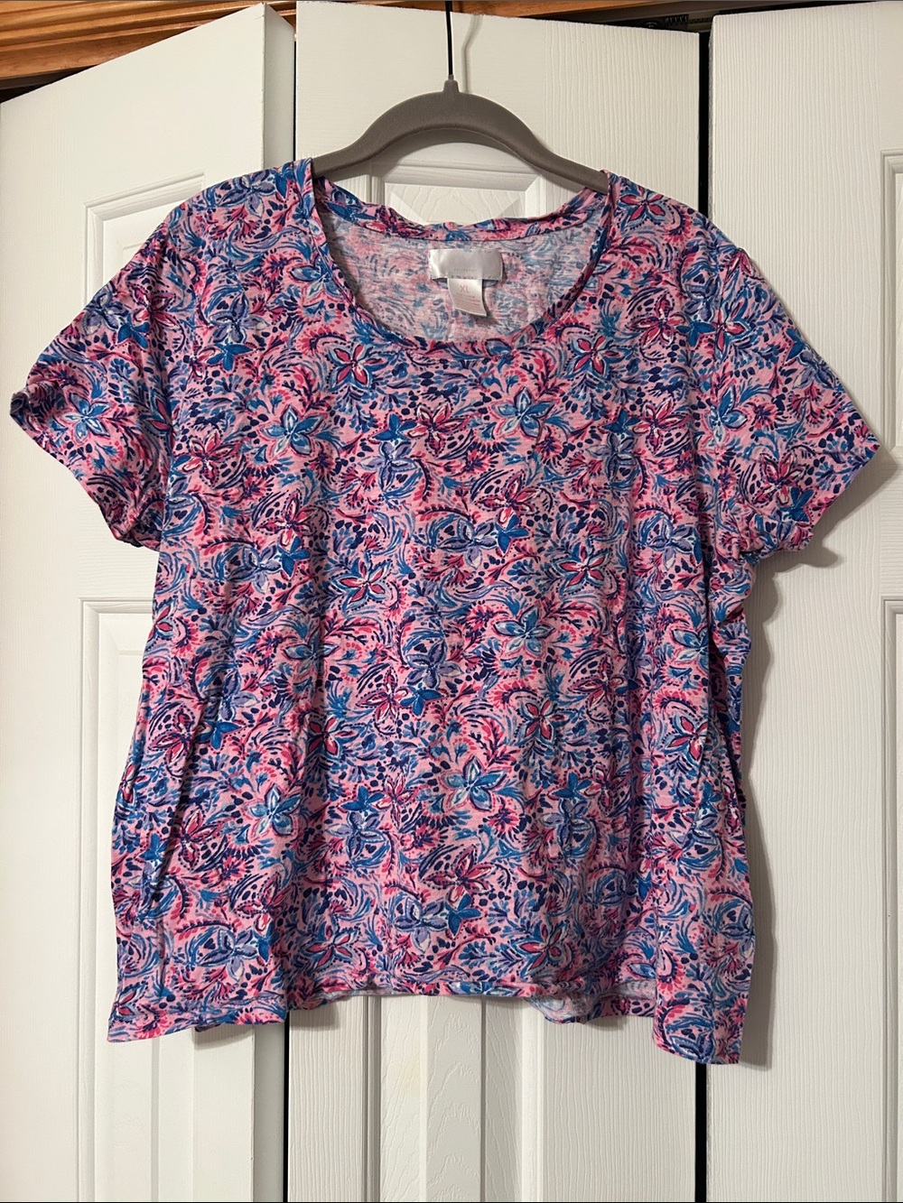 Xhilaration Pink and Blue Floral Short Sleeve Tee
